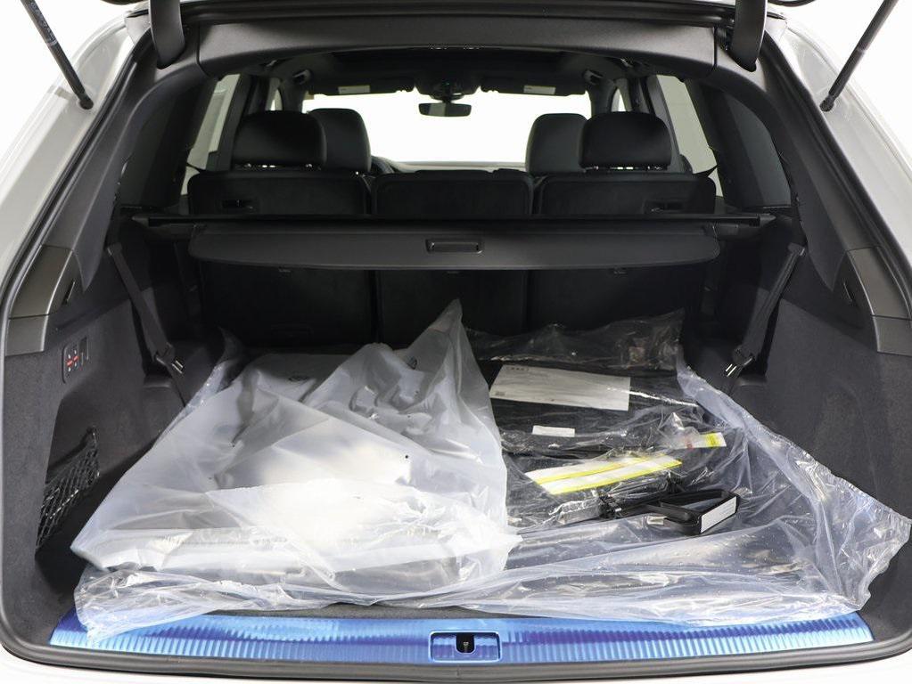 new 2026 Audi Q7 car, priced at $68,045