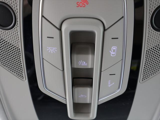 new 2025 Audi Q7 car, priced at $84,210