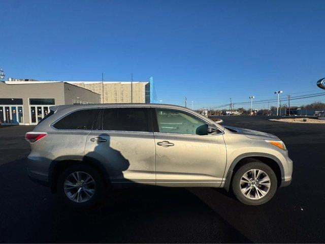 used 2016 Toyota Highlander car, priced at $16,995