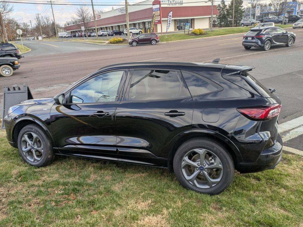 used 2023 Ford Escape car, priced at $26,995