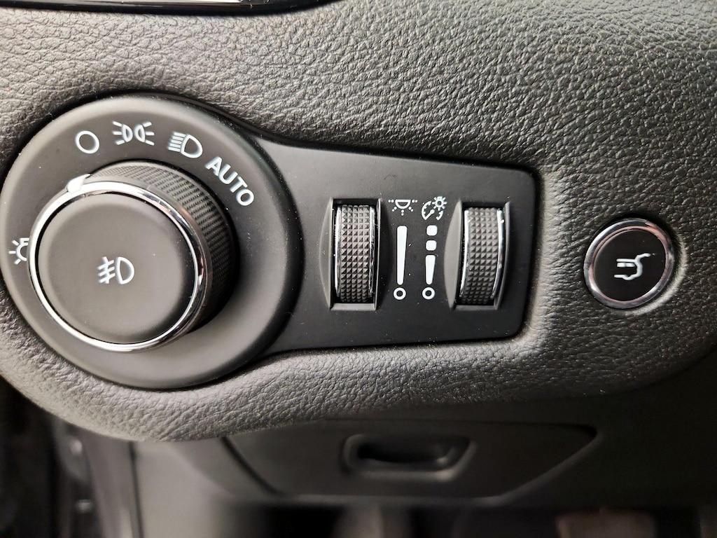 used 2023 Jeep Cherokee car, priced at $24,998