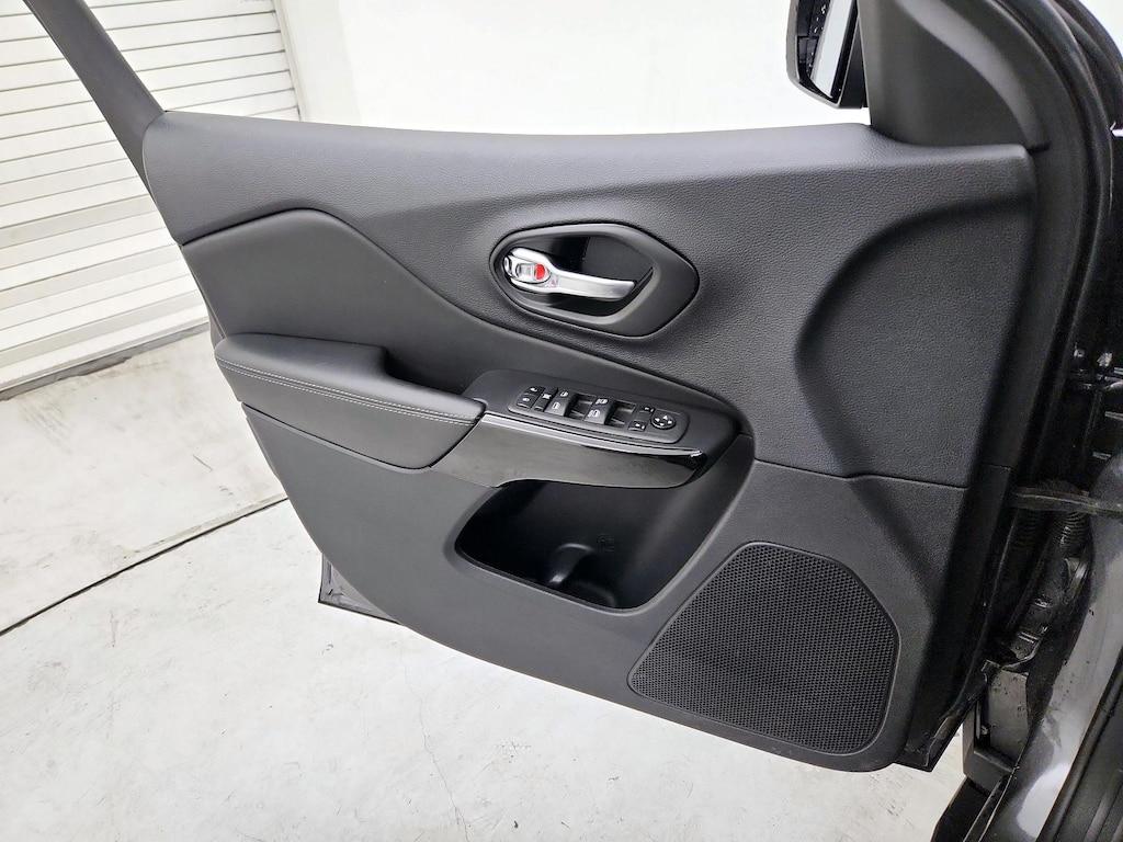 used 2023 Jeep Cherokee car, priced at $24,998