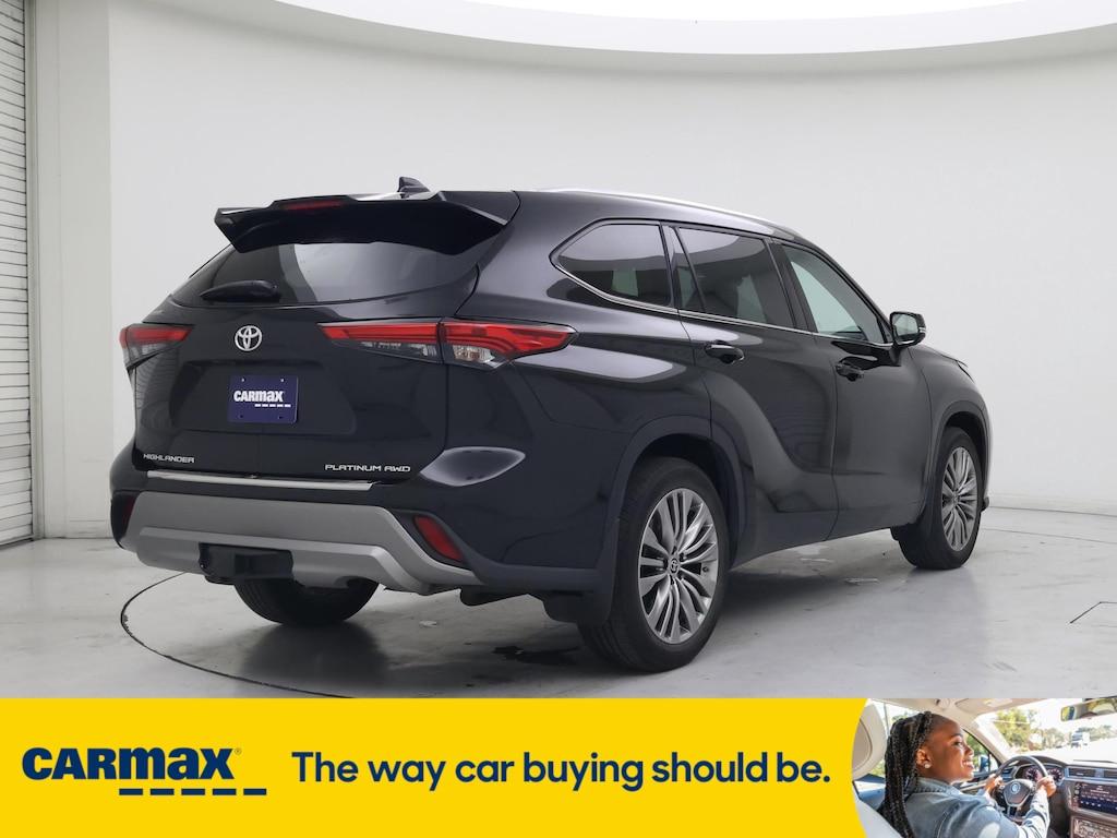 used 2022 Toyota Highlander car, priced at $46,998