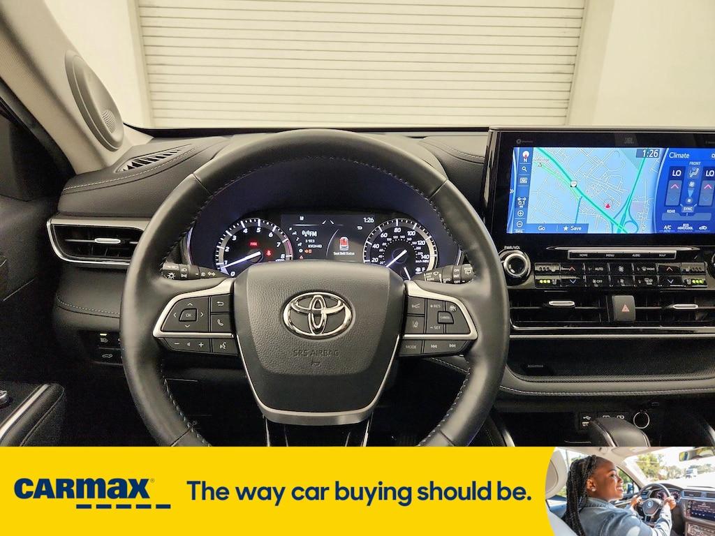 used 2022 Toyota Highlander car, priced at $46,998