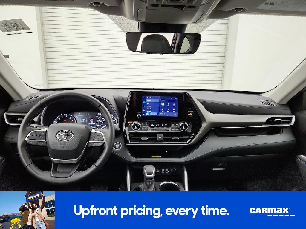 used 2023 Toyota Highlander car, priced at $37,998