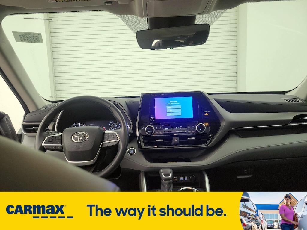 used 2023 Toyota Highlander car, priced at $42,998