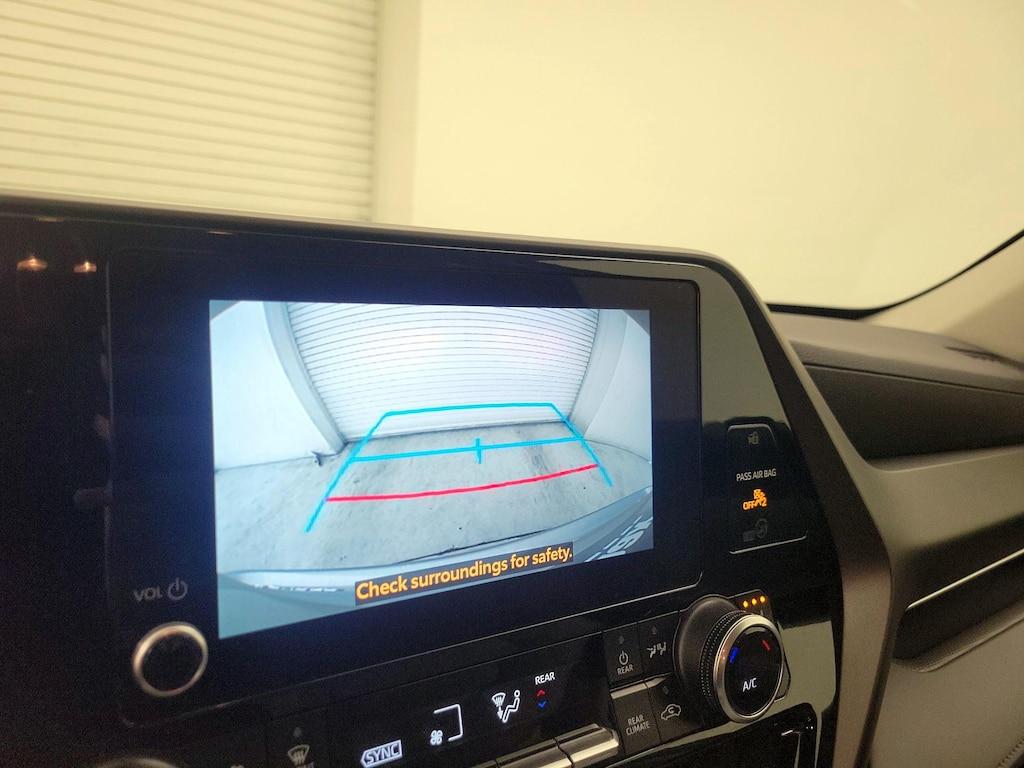 used 2023 Toyota Highlander car, priced at $42,998