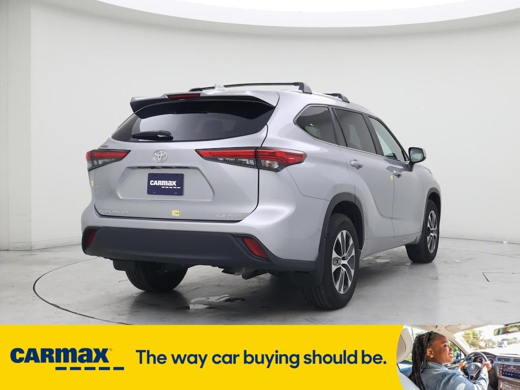 used 2023 Toyota Highlander car, priced at $42,998