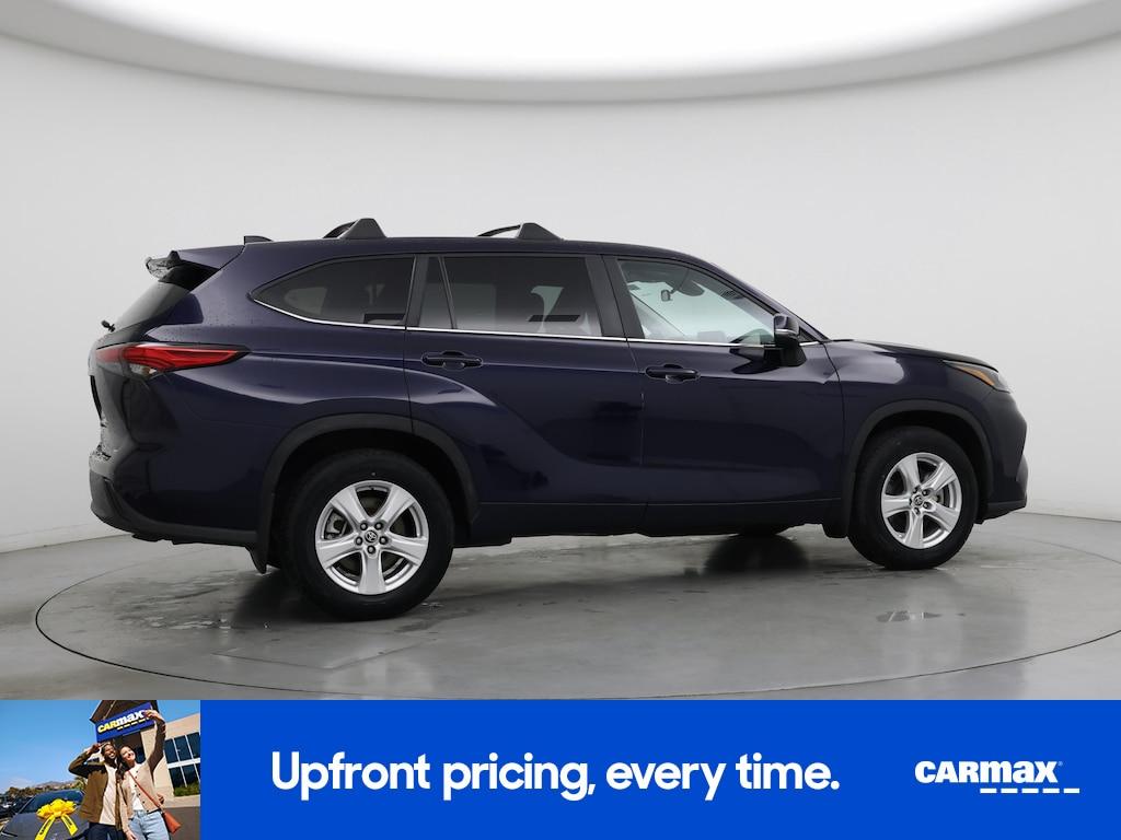 used 2023 Toyota Highlander car, priced at $27,998