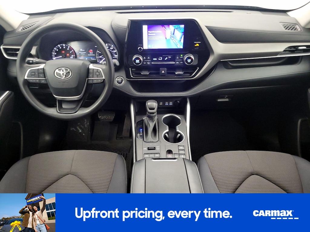 used 2023 Toyota Highlander car, priced at $27,998