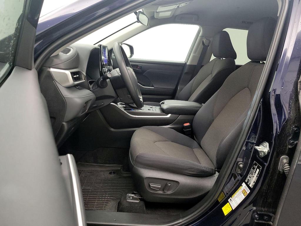 used 2023 Toyota Highlander car, priced at $27,998