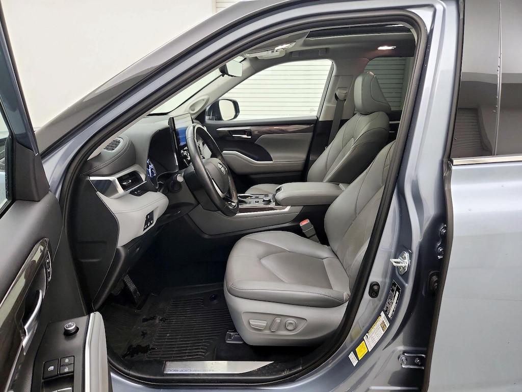 used 2022 Toyota Highlander car, priced at $45,998