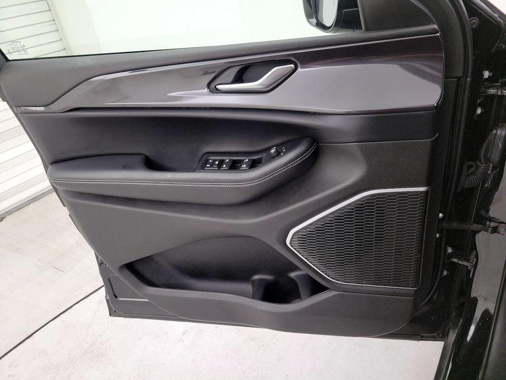 used 2022 Jeep Grand Cherokee car, priced at $34,998