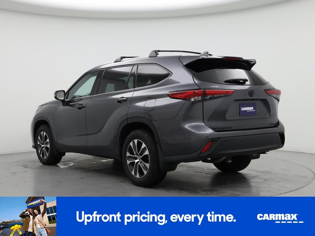 used 2022 Toyota Highlander car, priced at $39,998