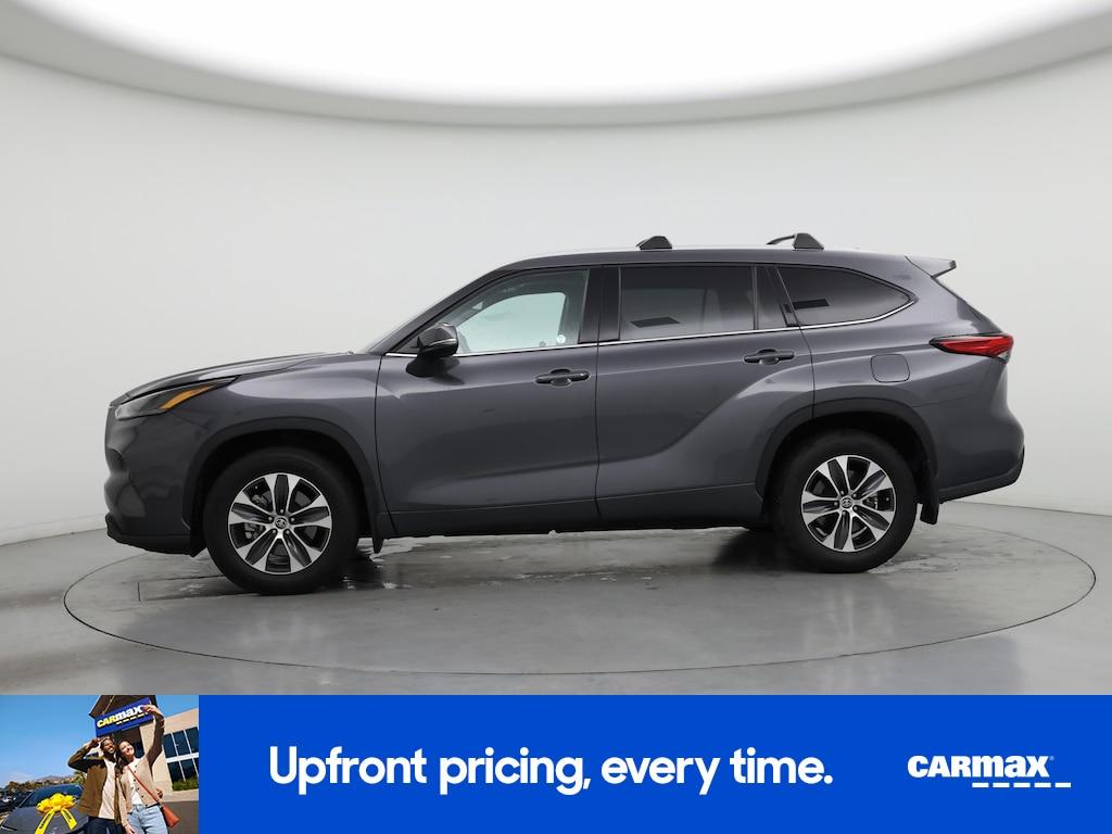 used 2022 Toyota Highlander car, priced at $39,998