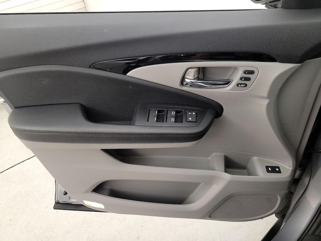 used 2022 Honda Pilot car, priced at $37,998