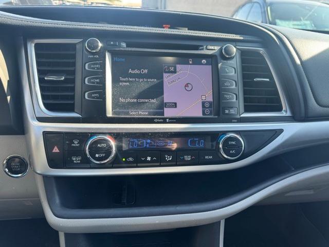 used 2015 Toyota Highlander car, priced at $15,809