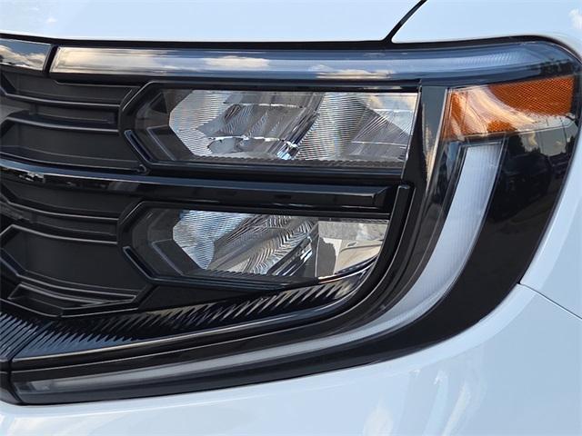 new 2025 Ford Expedition car, priced at $67,053