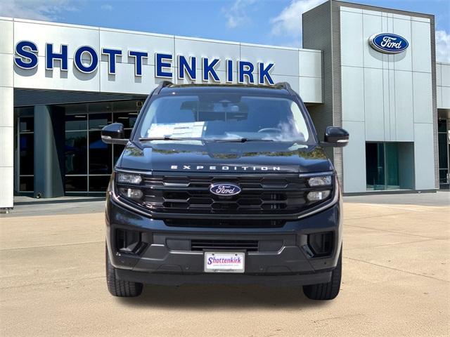 new 2025 Ford Expedition car, priced at $67,142