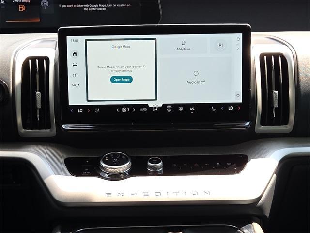 new 2025 Ford Expedition car, priced at $67,142