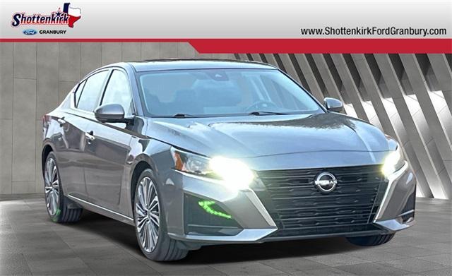 used 2023 Nissan Altima car, priced at $22,228