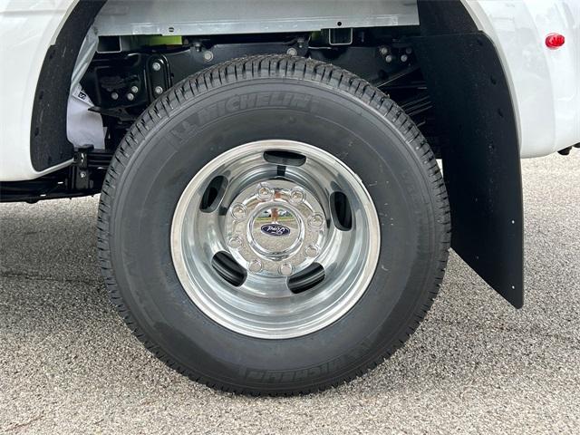 new 2025 Ford F-350 car, priced at $70,521