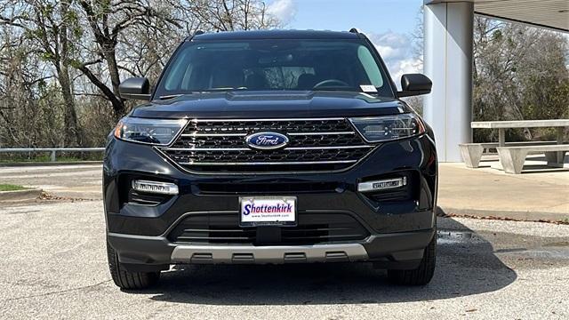 new 2024 Ford Explorer car, priced at $42,850