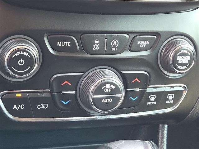 used 2019 Jeep Cherokee car, priced at $18,271