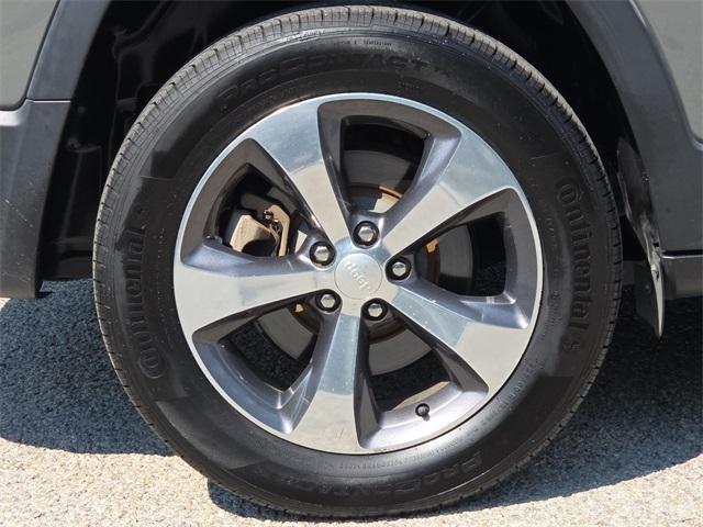 used 2019 Jeep Cherokee car, priced at $18,271