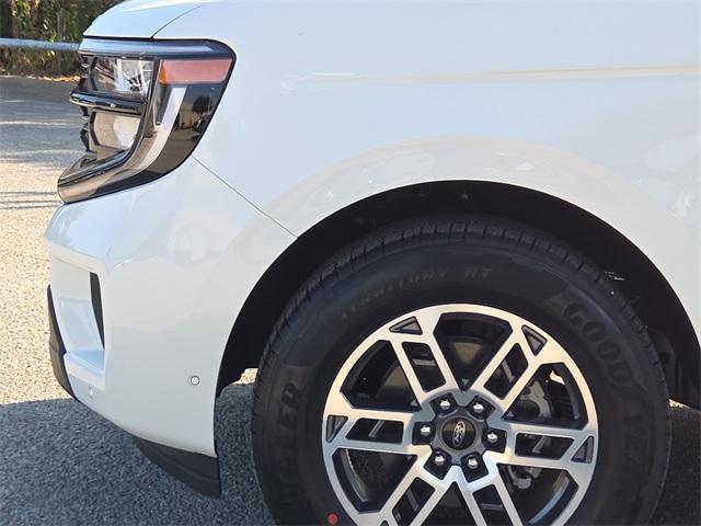 new 2025 Ford Expedition car, priced at $65,539