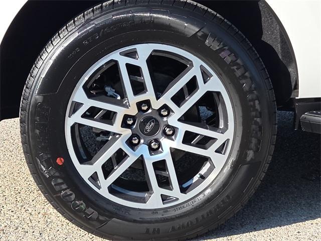 new 2025 Ford Expedition car, priced at $65,539