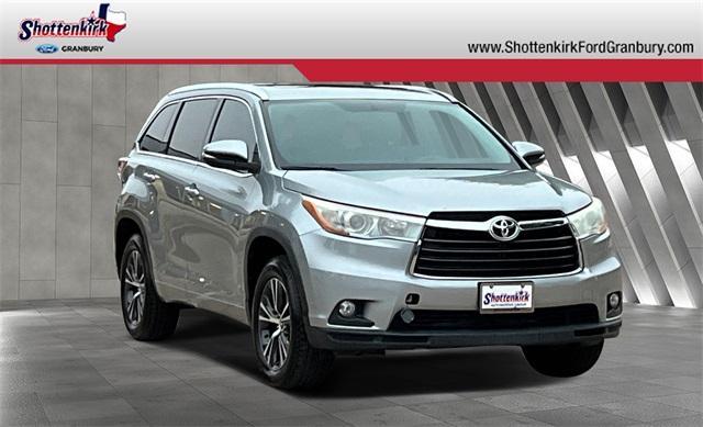 used 2016 Toyota Highlander car, priced at $22,396