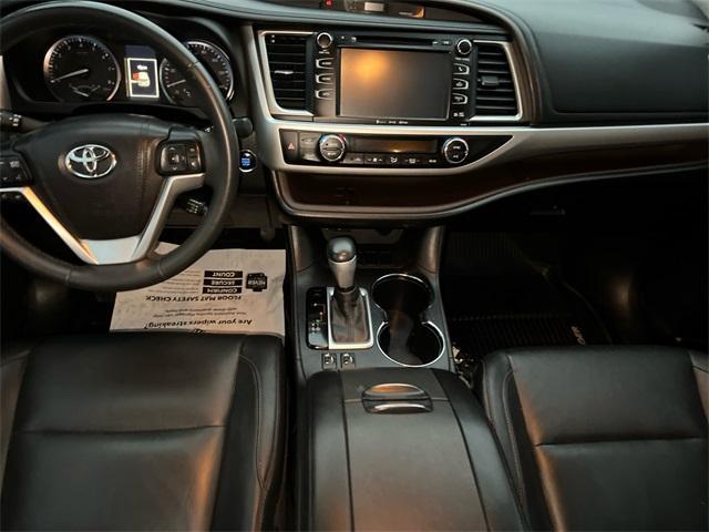 used 2016 Toyota Highlander car, priced at $22,396