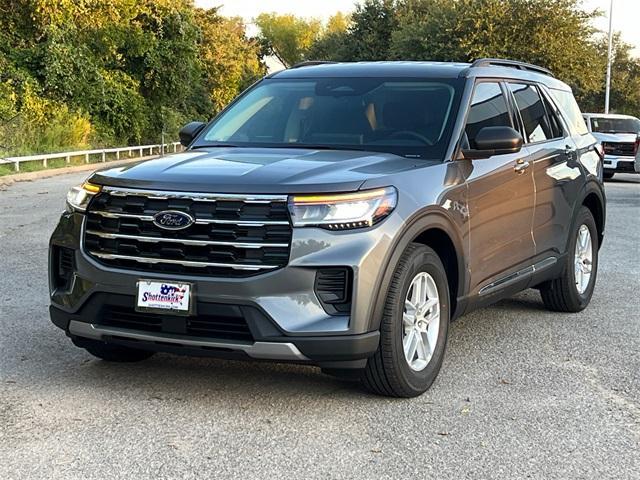 new 2025 Ford Explorer car, priced at $40,350