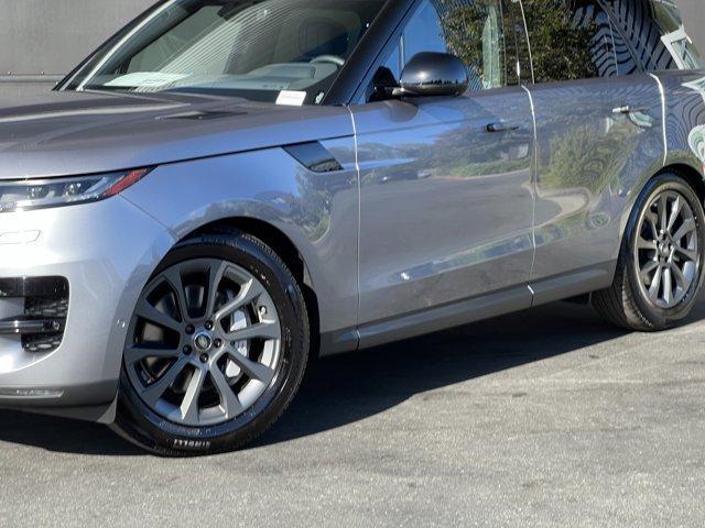 new 2025 Land Rover Range Rover Sport car