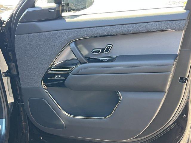 new 2025 Land Rover Range Rover Sport car