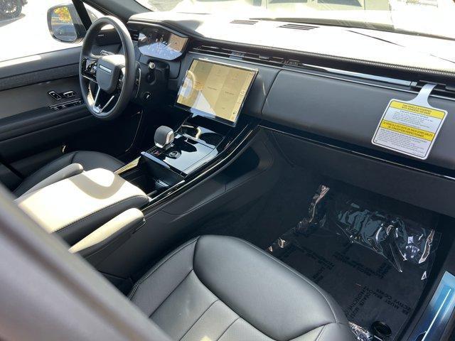 new 2025 Land Rover Range Rover Sport car