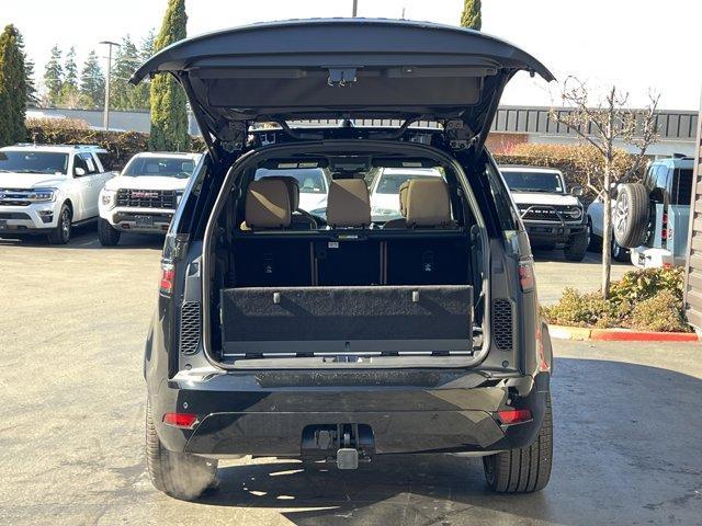 new 2025 Land Rover Discovery car, priced at $83,068