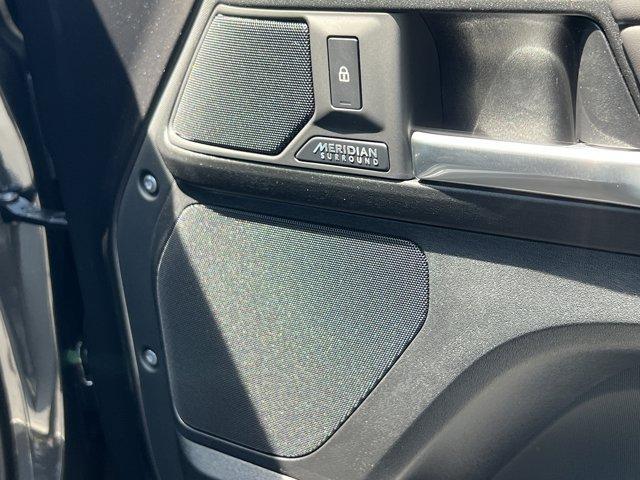 new 2025 Land Rover Defender car