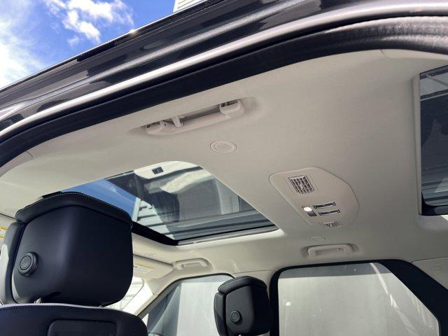 new 2025 Land Rover Discovery car