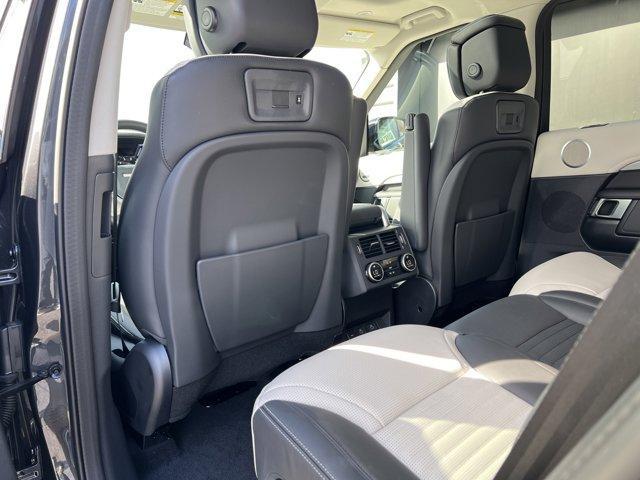 new 2025 Land Rover Discovery car