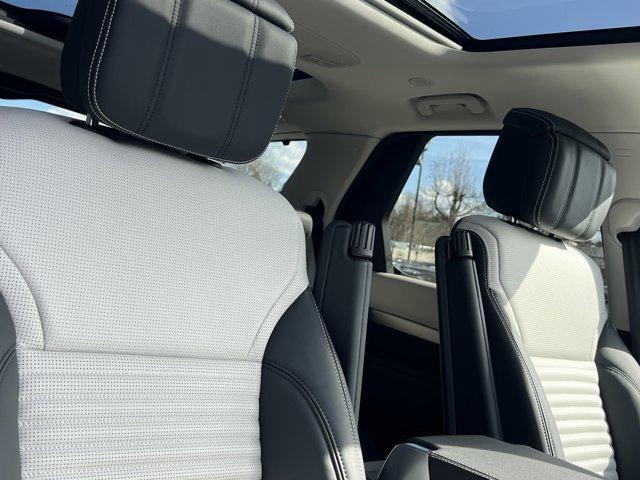new 2025 Land Rover Discovery car