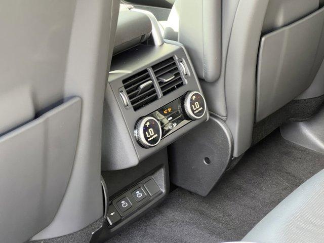new 2025 Land Rover Discovery car