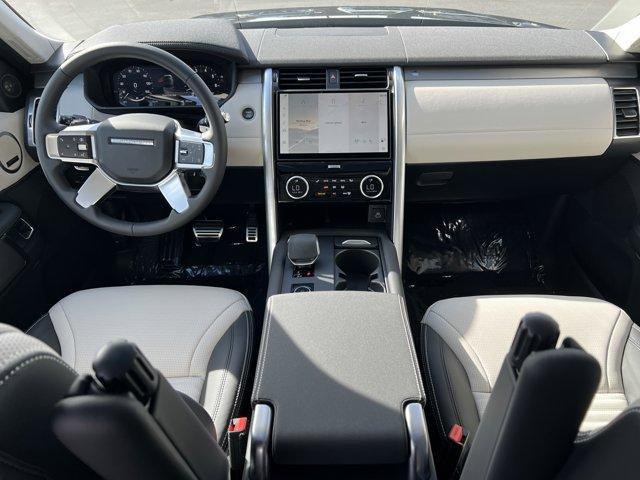 new 2025 Land Rover Discovery car