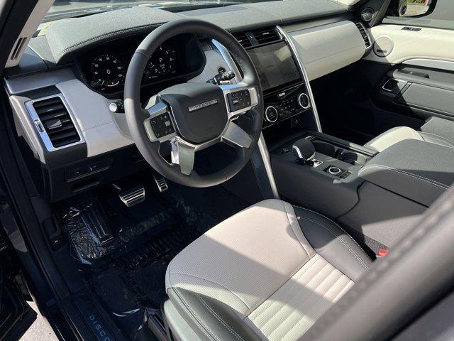new 2025 Land Rover Discovery car