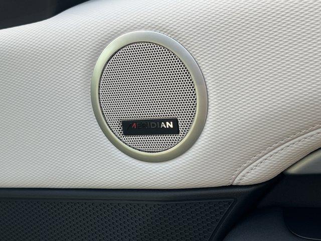 new 2025 Land Rover Discovery car