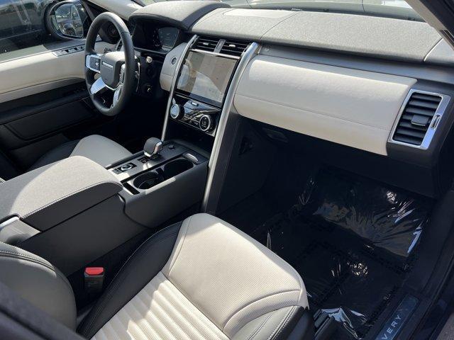 new 2025 Land Rover Discovery car