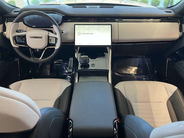 new 2025 Land Rover Range Rover Sport car