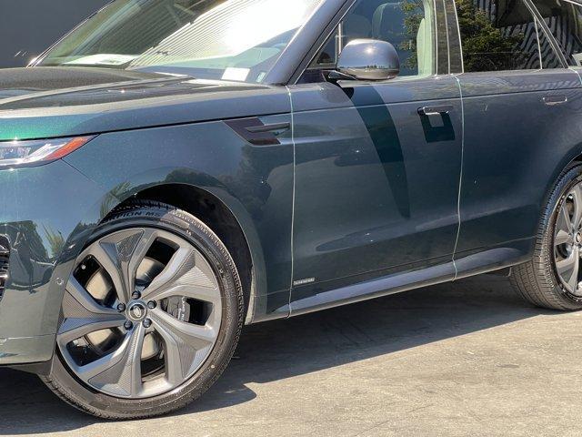 new 2025 Land Rover Range Rover Sport car