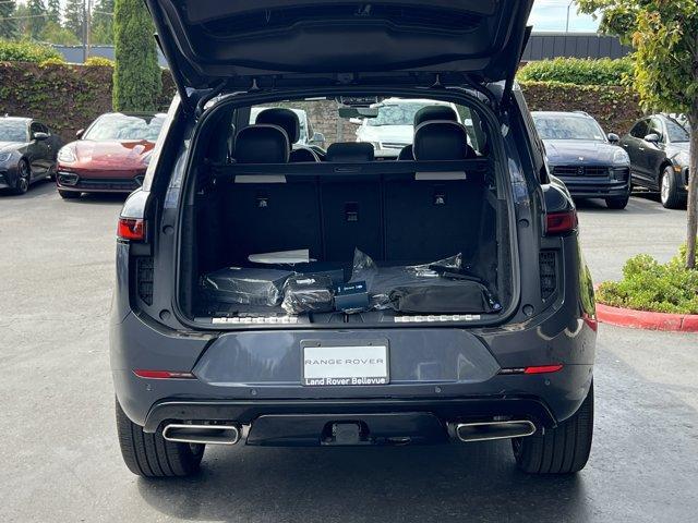 new 2025 Land Rover Range Rover Sport car